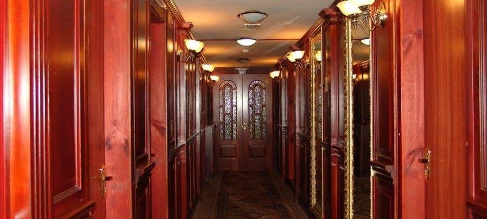Bogdan Khmelnytskyi Hotell Kiev Eksteriør bilde